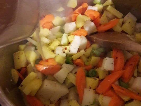 Rezept: Kohlrabi-Eintopf mit Käse und Brezel Bild Nr. 7 Kohlrabi-Eintopf mit Käse und Brezel - Rezept - Bild Nr. 7