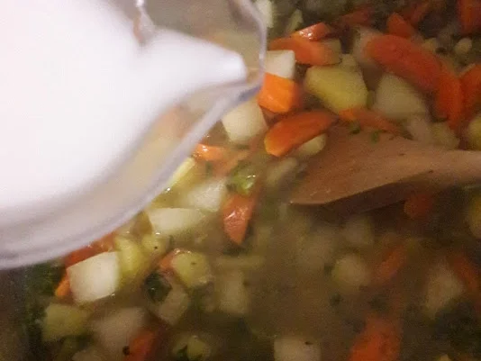 Rezept: Kohlrabi-Eintopf mit Käse und Brezel Bild Nr. 11 Kohlrabi-Eintopf mit Käse und Brezel - Rezept - Bild Nr. 11