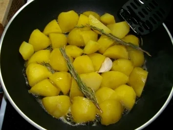 Rezept: Rosmarinkartoffeln Rosmarinkartoffeln - Rezept