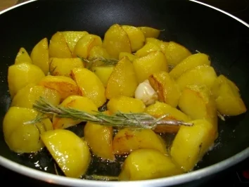 Rezept: Rosmarinkartoffeln Rosmarinkartoffeln - Rezept