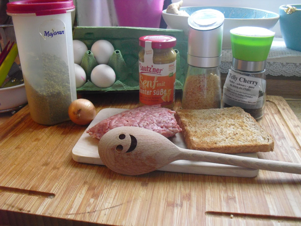 Hackfleischklößchen-Nudel-Suppe dazu Kartoffelpuffer - Rezept - Bild Nr. 10003