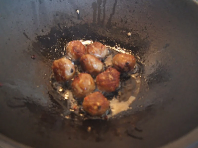 Schweinefleischbällchen süß-sauer im Wok und Basmatireis - Rezept - Bild Nr. 8