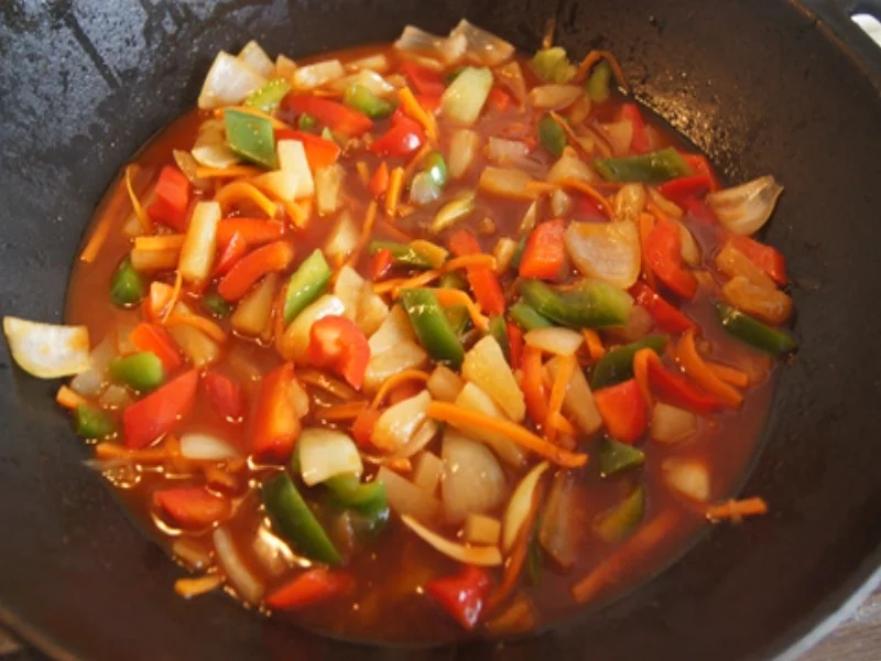 Schweinefleischbällchen süß-sauer im Wok und Basmatireis - Rezept - Bild Nr. 16