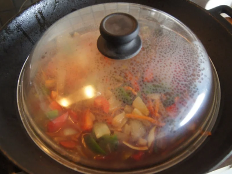 Schweinefleischbällchen süß-sauer im Wok und Basmatireis - Rezept - Bild Nr. 17