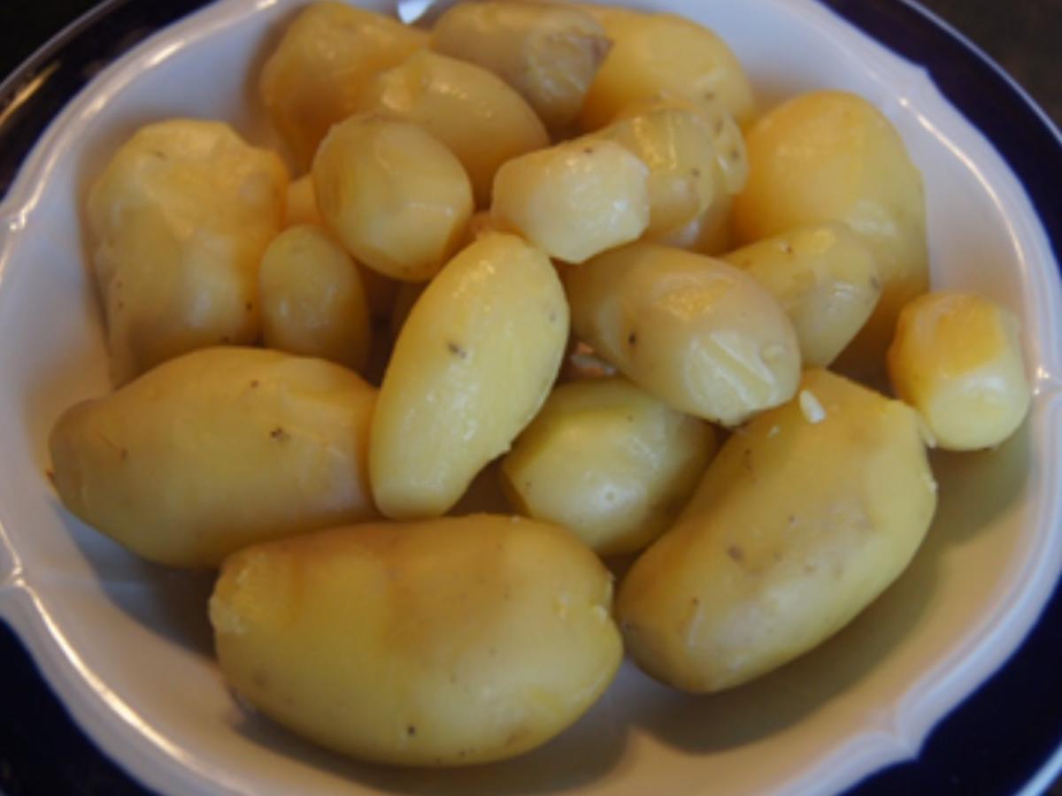 Sülzkotelett mit herzhaft-deftigen Bratkartoffeln - Rezept - Bild Nr. 5