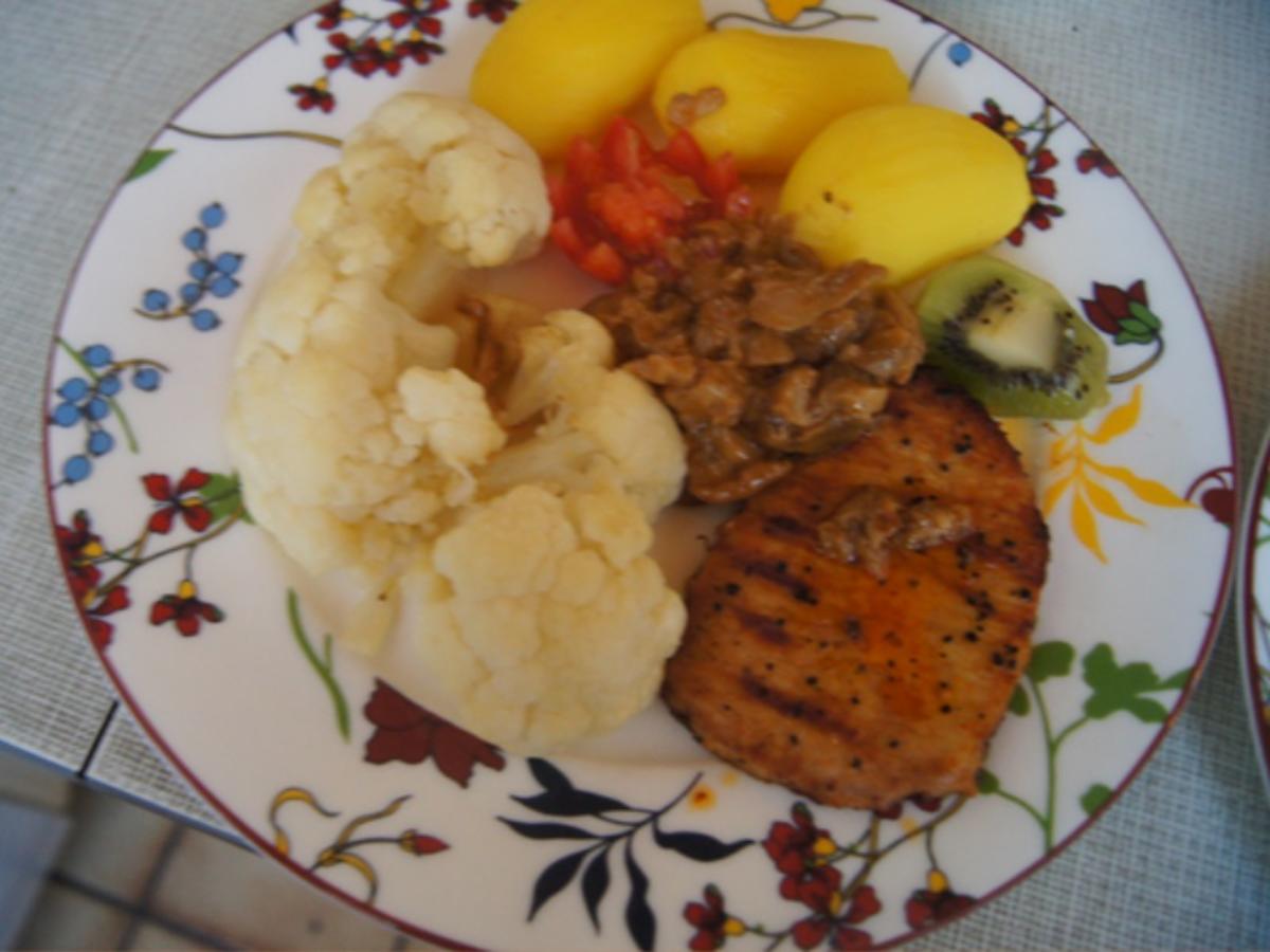 Schweinerückensteak mit Steinpilzsauce, Blumenkohl und Frühkartoffeln - Rezept - Bild Nr. 24