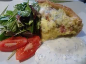 Kartoffel-Kuchen mit Schnittlauch-Dip und Beilagensalat - Rezept - Bild Nr. 2