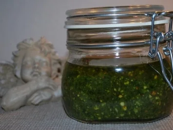 Rezept: Petersilien-Chili-Pesto Petersilien-Chili-Pesto - Rezept