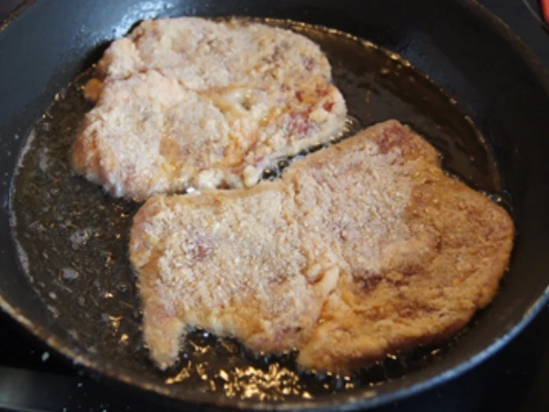 Rezept: Nackensteak-Schnitzel mit Honig-Möhren-Blüten und Sellerie-Püree Bild Nr. 6 Nackensteak-Schnitzel mit Honig-Möhren-Blüten und Sellerie-Püree - Rezept - Bild Nr. 6
