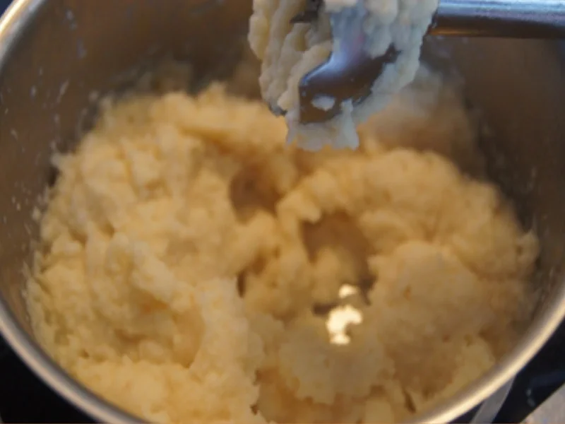 Rezept: Nackensteak-Schnitzel mit Honig-Möhren-Blüten und Sellerie-Püree Bild Nr. 16 Nackensteak-Schnitzel mit Honig-Möhren-Blüten und Sellerie-Püree - Rezept - Bild Nr. 16