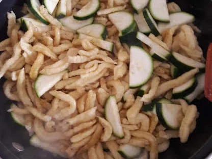 Rezept: Gebratene Spätzle mit Zucchini Bild Nr. 10014 Gebratene Spätzle mit Zucchini - Rezept - Bild Nr. 10014