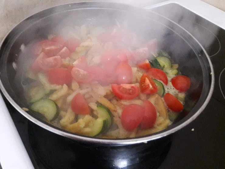 Rezept: Gebratene Spätzle mit Zucchini Bild Nr. 10015 Gebratene Spätzle mit Zucchini - Rezept - Bild Nr. 10015