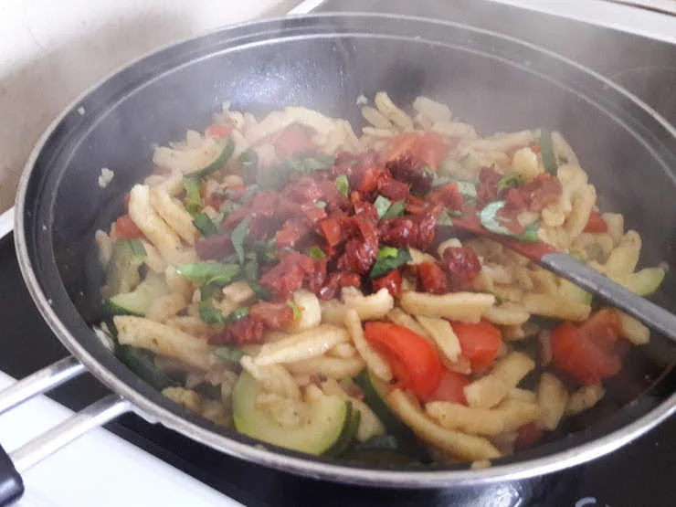 Rezept: Gebratene Spätzle mit Zucchini Bild Nr. 10017 Gebratene Spätzle mit Zucchini - Rezept - Bild Nr. 10017