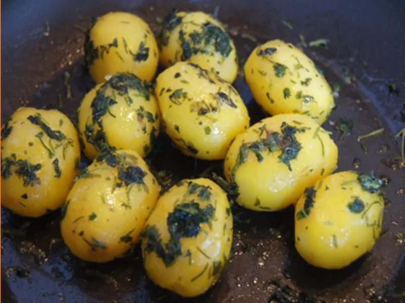 Würzige Waldpilzpfanne mit Koriander-Pellkartoffeln - Rezept - Bild Nr. 12