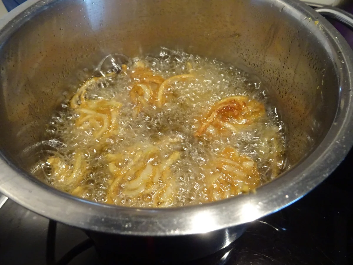 Kichererbsen-Kokos-Suppe mit Zwiebel-Nuggets und Pfannen-Brot - Rezept - Bild Nr. 4