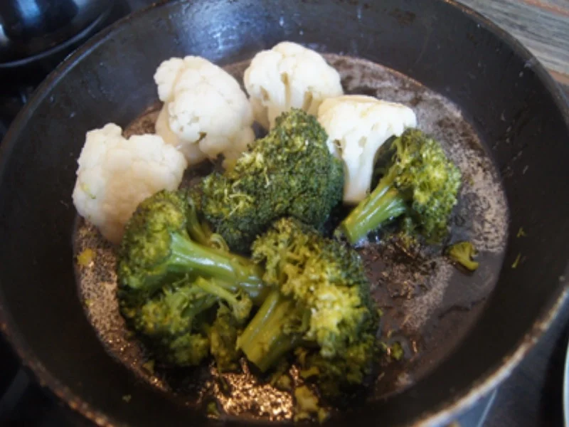 Schlemmerfilet mit Brokkoli, Blumenkohl und Meerrettich-Kartoffelstampf - Rezept - Bild Nr. 8