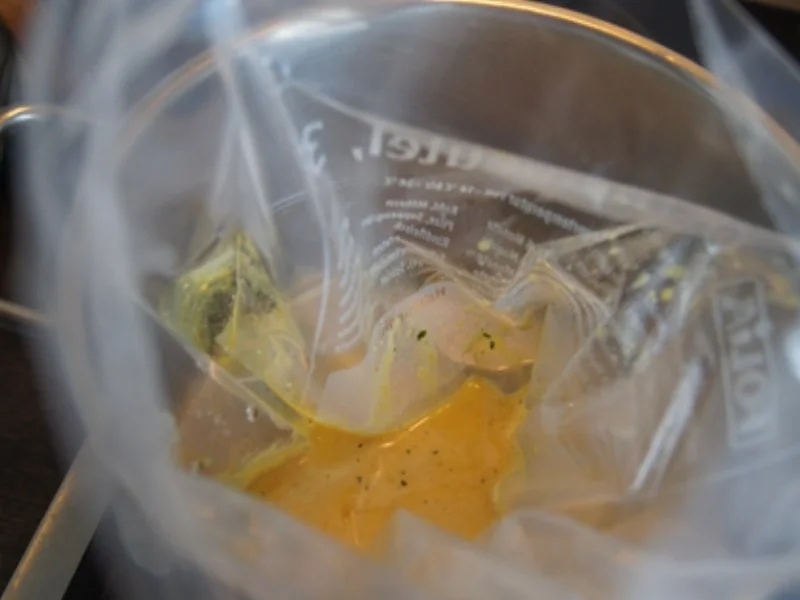 Suppe mit Hähnchenschenkel, Gemüse, Eierstich und Hörnchen Nudeln - Rezept - Bild Nr. 12