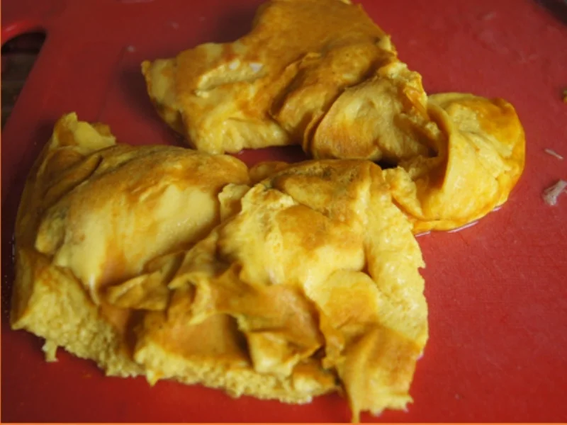 Suppe mit Hähnchenschenkel, Gemüse, Eierstich und Hörnchen Nudeln - Rezept - Bild Nr. 14