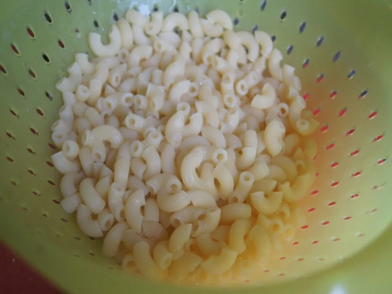 Suppe mit Hähnchenschenkel, Gemüse, Eierstich und Hörnchen Nudeln - Rezept - Bild Nr. 18