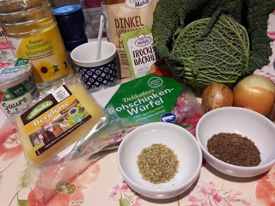 Rezept: Wirsingfladen mit Saure Sahne und Speck Bild Nr. 4 Wirsingfladen mit Saure Sahne und Speck - Rezept - Bild Nr. 4