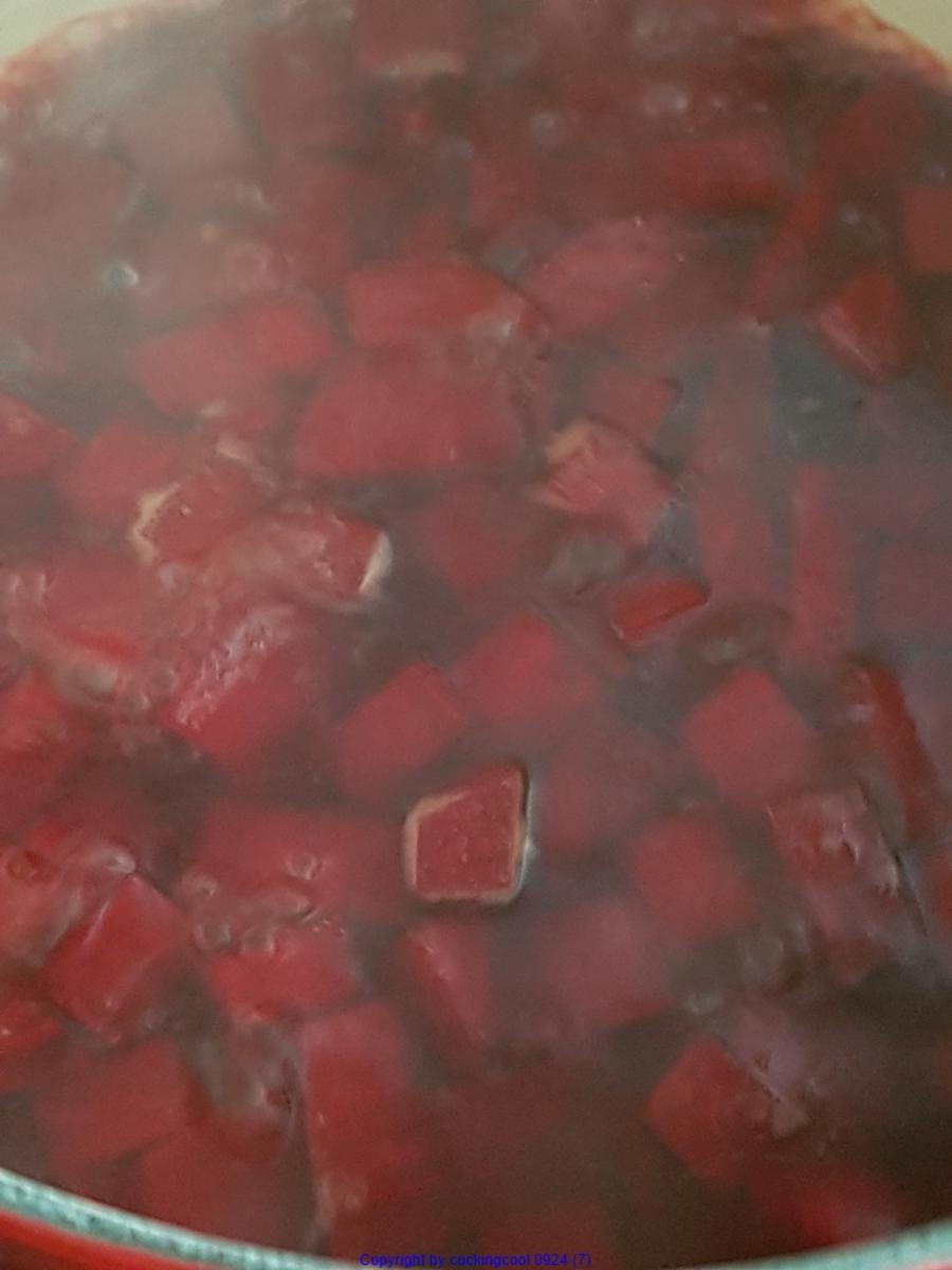 Puttespraline serviert auf Rote Bete Bohnensalat und Apfelchutney - Rezept - Bild Nr. 10038