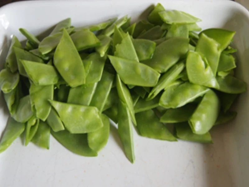 Sesam-Lachsfilet auf Möhrenblüten-Zuckerschoten-Gemüse - Rezept - Bild Nr. 7