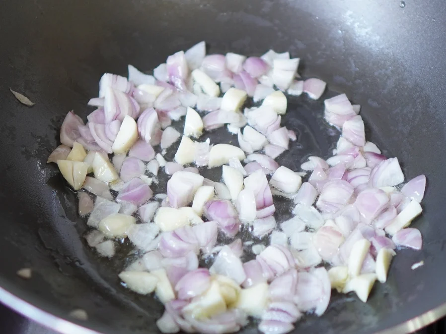 Rezept: Pfannengerührter Babymais mit Paprika, Blumenkohl und Karotten Bild Nr. 3 Pfannengerührter Babymais mit Paprika, Blumenkohl und Karotten - Rezept - Bild Nr. 3