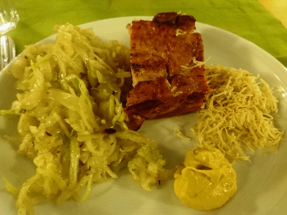 Rezept: Krustenbraten vom Schwein mit Krautsalat Bild Nr. 7 Krustenbraten vom Schwein mit Krautsalat - Rezept - Bild Nr. 7