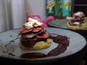 Rehtürmchen mit Gorgonzola und Feige auf Esskastanienpüree  mit Brombeersauce - Rezept - Bild Nr. 2