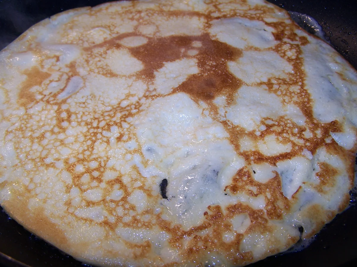 Spargel Süppchen dazu Omelett und Selbst gekochte Erdbeer Marmelade - Rezept - Bild Nr. 10073