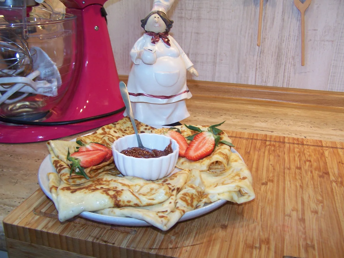 Spargel Süppchen dazu Omelett und Selbst gekochte Erdbeer Marmelade - Rezept - Bild Nr. 10075