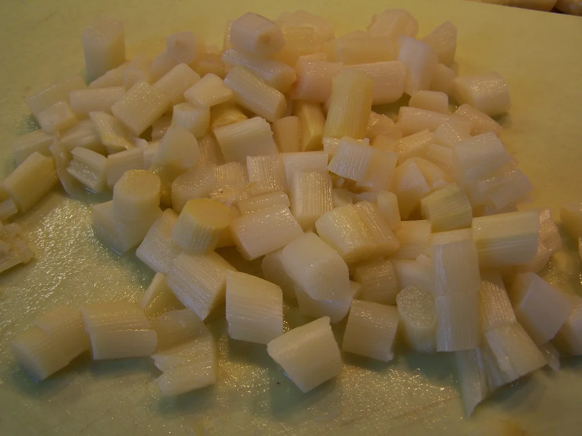 Spargel Süppchen dazu Omelett und Selbst gekochte Erdbeer Marmelade - Rezept - Bild Nr. 10088