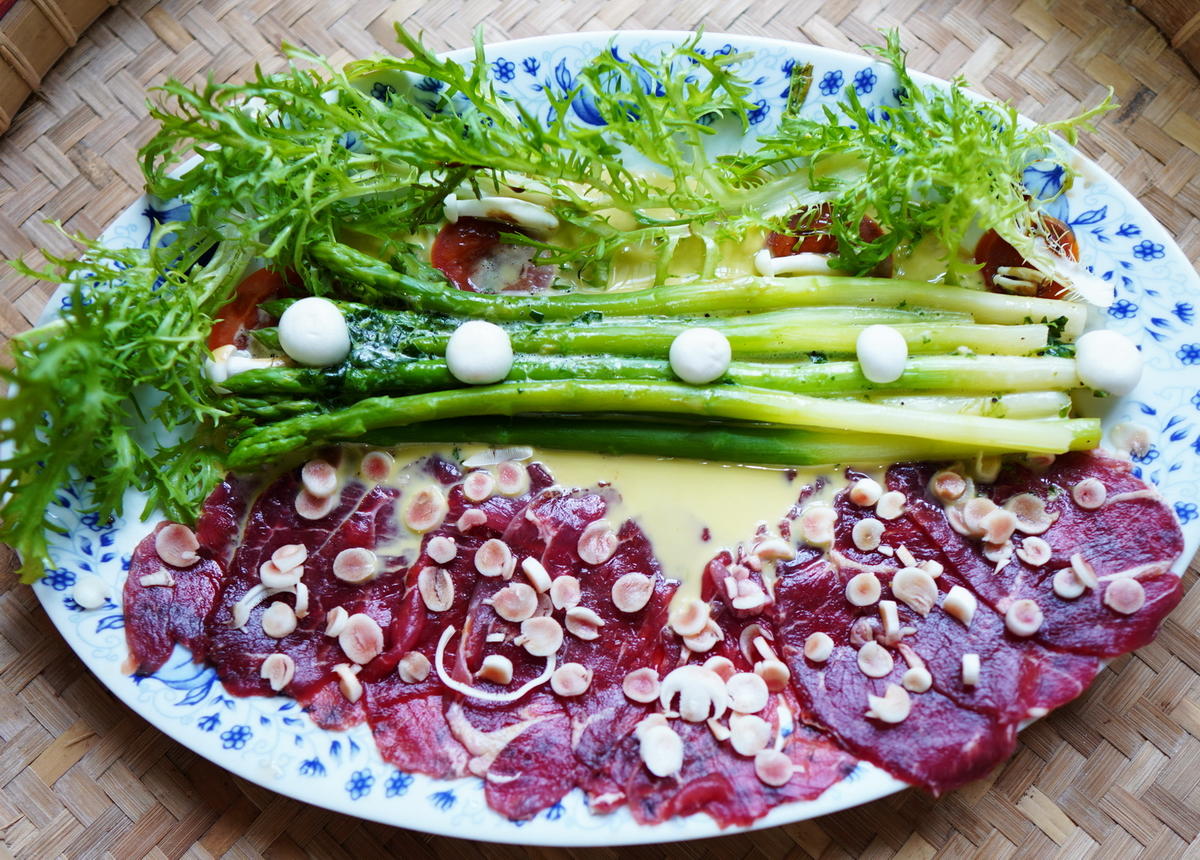 Carpaccio mit grünem Spargel und Shimeji-Pilzen - Rezept - Bild Nr. 2