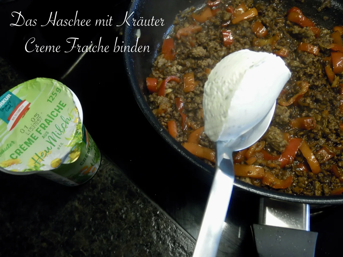 cremiges Rotwein - Haschee serviert in einem Buttermilch - Kartoffelpüree - Ring - Rezept - Bild Nr. 10097