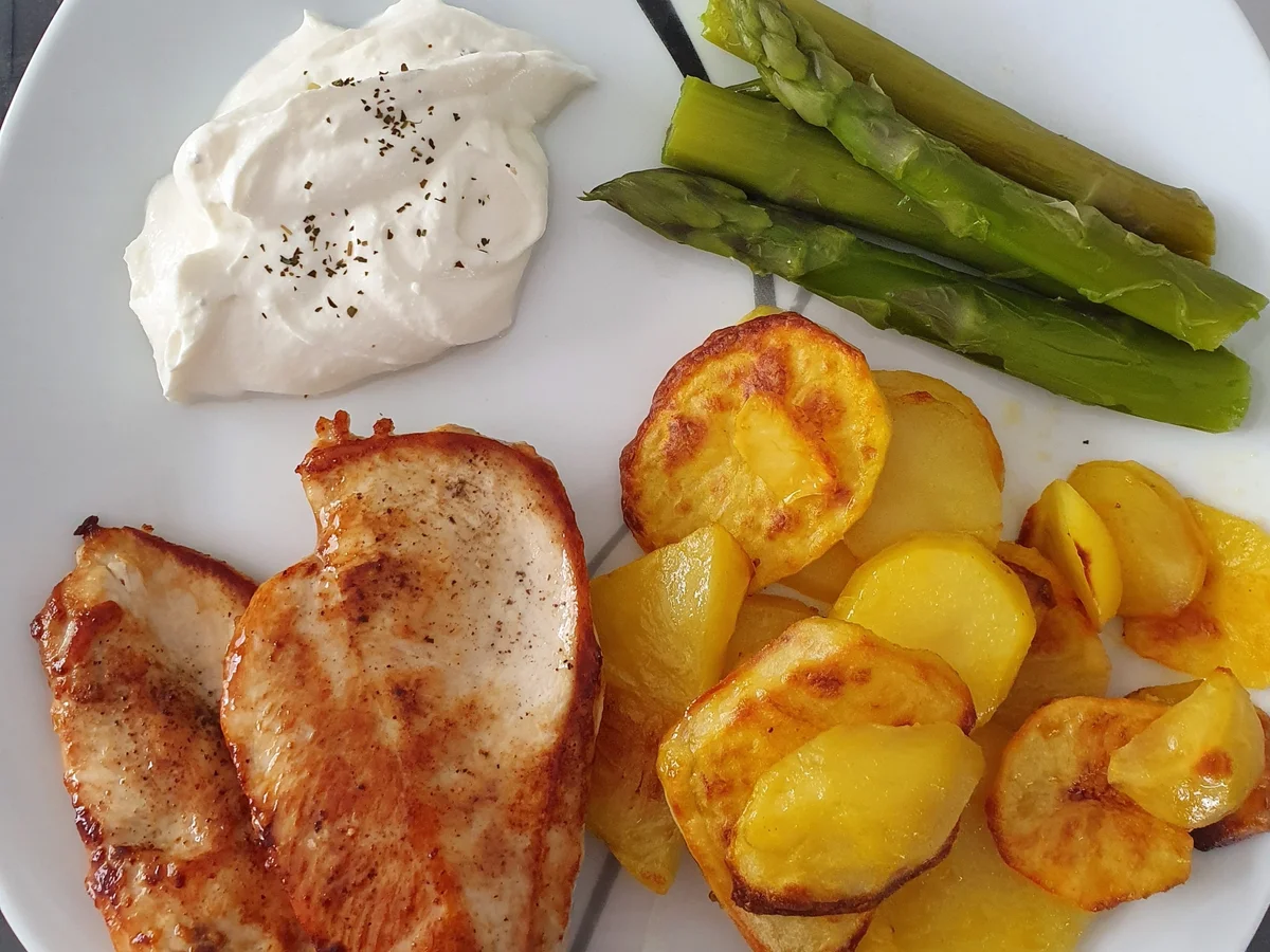 Hähnchenbrust an Kartoffel, Spargel und Quark mit Minze - Rezept - Bild Nr. 2