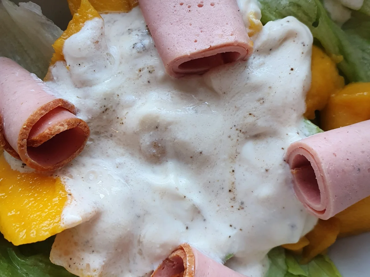 Rezept: Salat mit Mango und Wurst Bild Nr. 2 Salat mit Mango und Wurst - Rezept - Bild Nr. 2