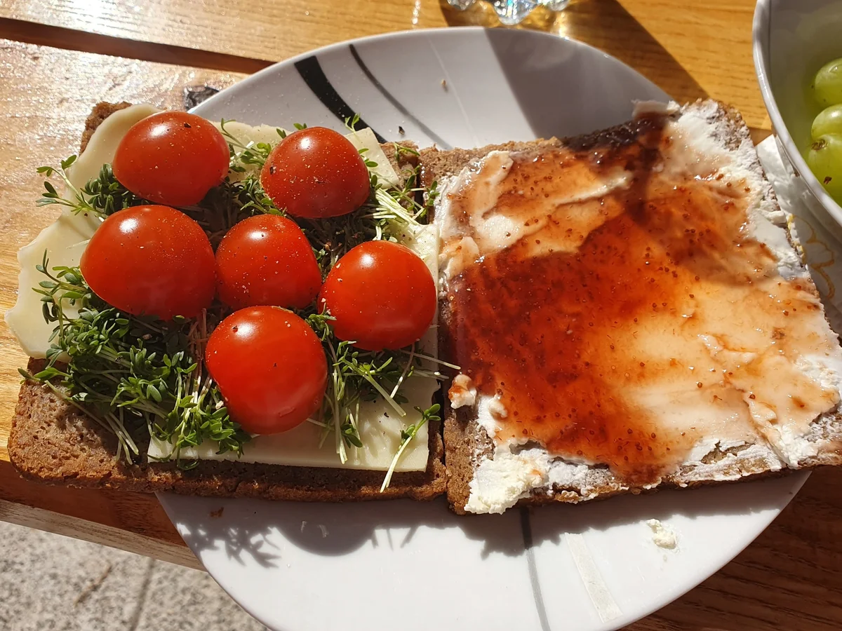 Vollkornbrot pikant und süß - für jeden was dabei! - Rezept - Bild Nr. 2