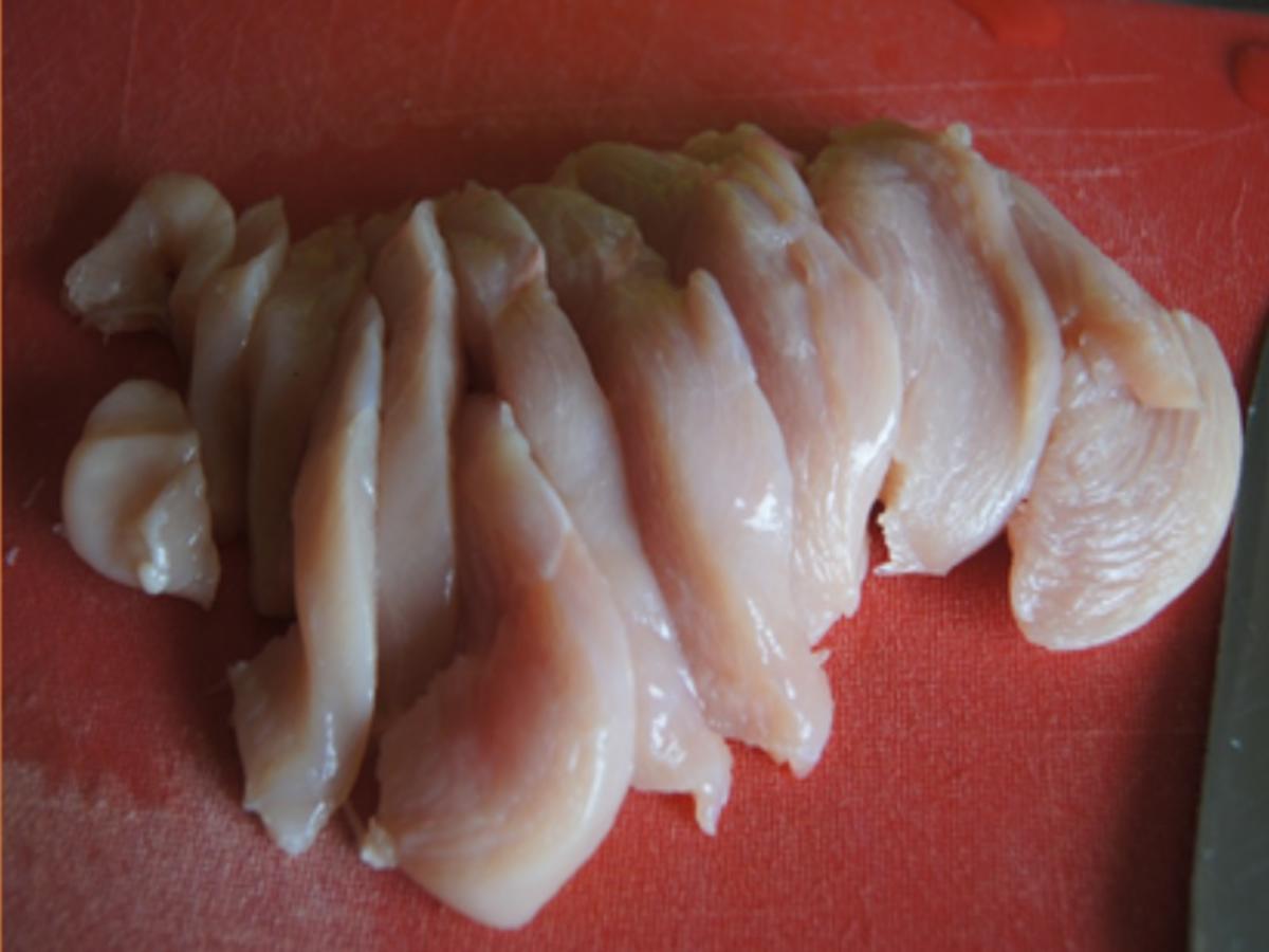 Gebratenes Hähnchenfleisch mit Mungoboh-nenkeimlingen und Gewürzreis - Rezept - Bild Nr. 4