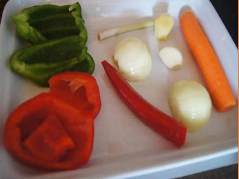 Rezept: Gebratenes Hähnchenfleisch mit Mungoboh-nenkeimlingen und Gewürzreis Bild Nr. 11 Gebratenes Hähnchenfleisch mit Mungoboh-nenkeimlingen und Gewürzreis - Rezept - Bild Nr. 11