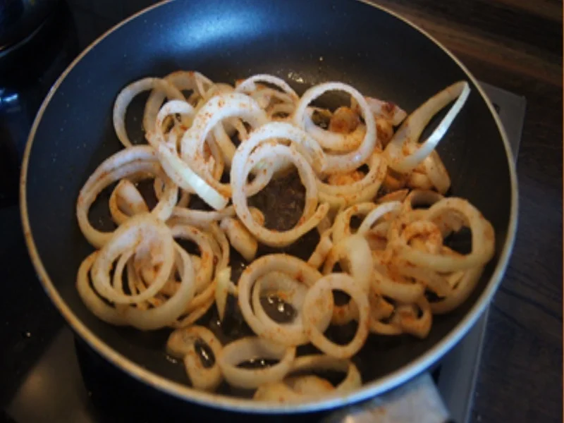 Rezept: Fleischwurst mit Röstzwiebeln, Blumenkohl und Kartoffelstampf Bild Nr. 14 Fleischwurst mit Röstzwiebeln, Blumenkohl und Kartoffelstampf - Rezept - Bild Nr. 14