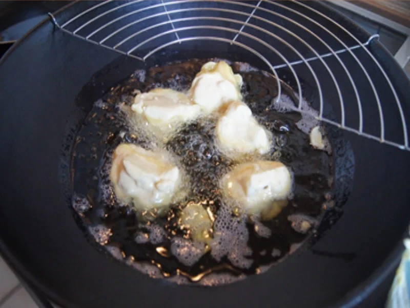 Rezept: Ausgebackener Blumenkohl mit Nürnberger Rostbratwürstchen und Kartoffelstampf Bild Nr. 7 Ausgebackener Blumenkohl mit Nürnberger Rostbratwürstchen und Kartoffelstampf - Rezept - Bild Nr. 7