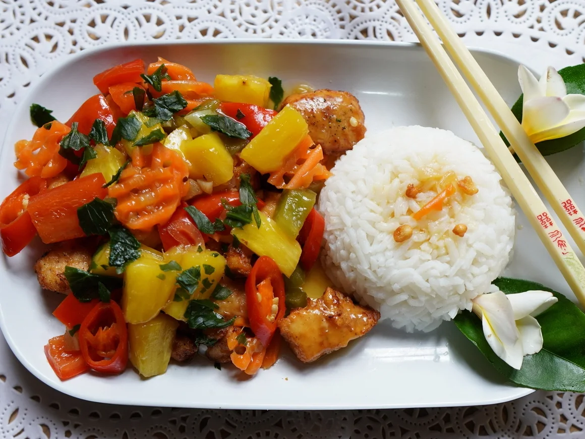 Rezept: Hühnerfleisch mit süß-saurem Gemüse Bild Nr. 2 Hühnerfleisch mit süß-saurem Gemüse - Rezept - Bild Nr. 2