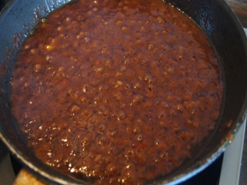 Paprika-Putenbrust-Spieße mit Sauce und gelber Basmatireis - Rezept - Bild Nr. 10148