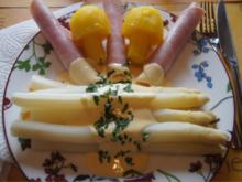 Frischer Spargel mit Sauce Hollandaise, gekochten Schinken und Kartoffelpilzen - Rezept - Bild Nr. 2