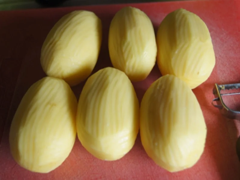 Frischer Spargel mit Sauce Hollandaise, gekochten Schinken und Kartoffelpilzen - Rezept - Bild Nr. 10