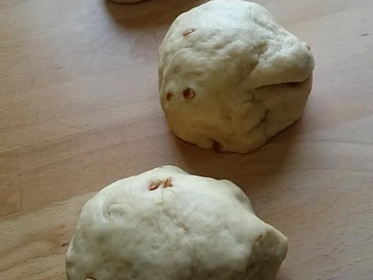 Hefezopf mit Pinienkernen - Rezept - Bild Nr. 10140