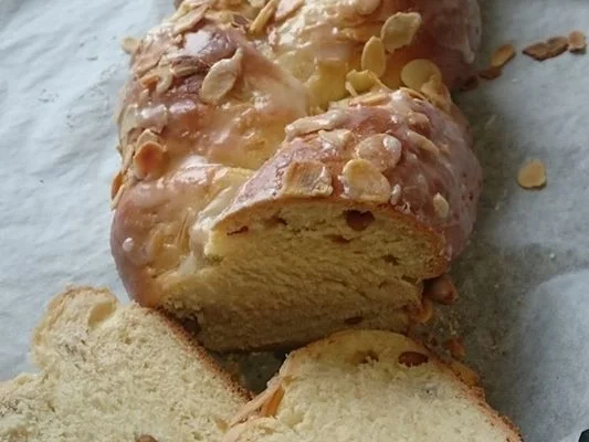 Hefezopf mit Pinienkernen - Rezept - Bild Nr. 10145