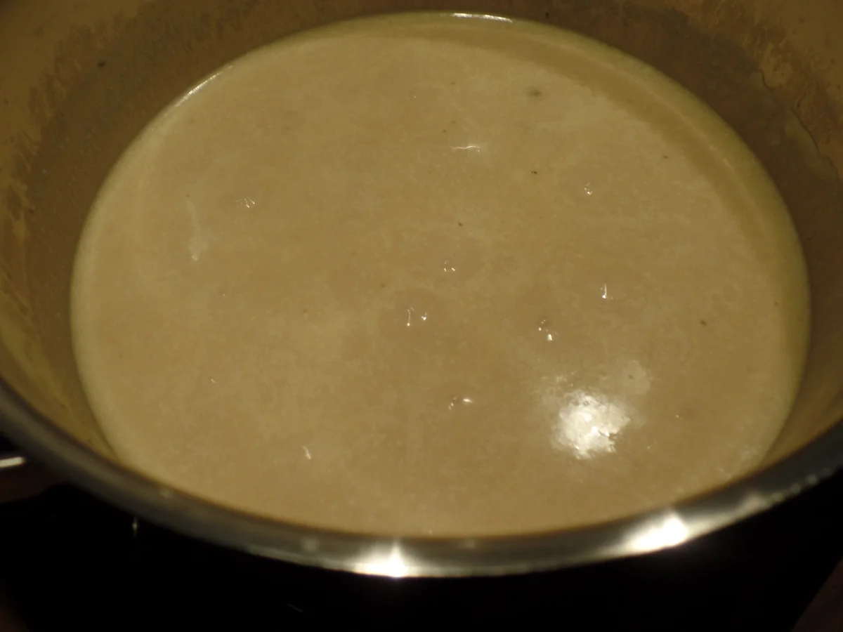 Bärlauchsuppe mit Pinienkernen - Rezept - Bild Nr. 10150