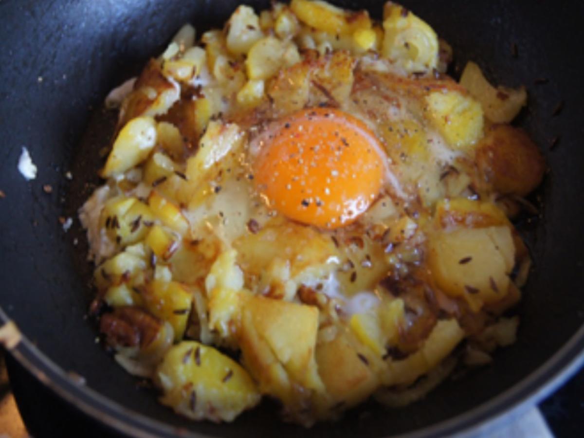 Schnelle Bratkartoffel-Ei-Pfanne - Rezept - Bild Nr. 6