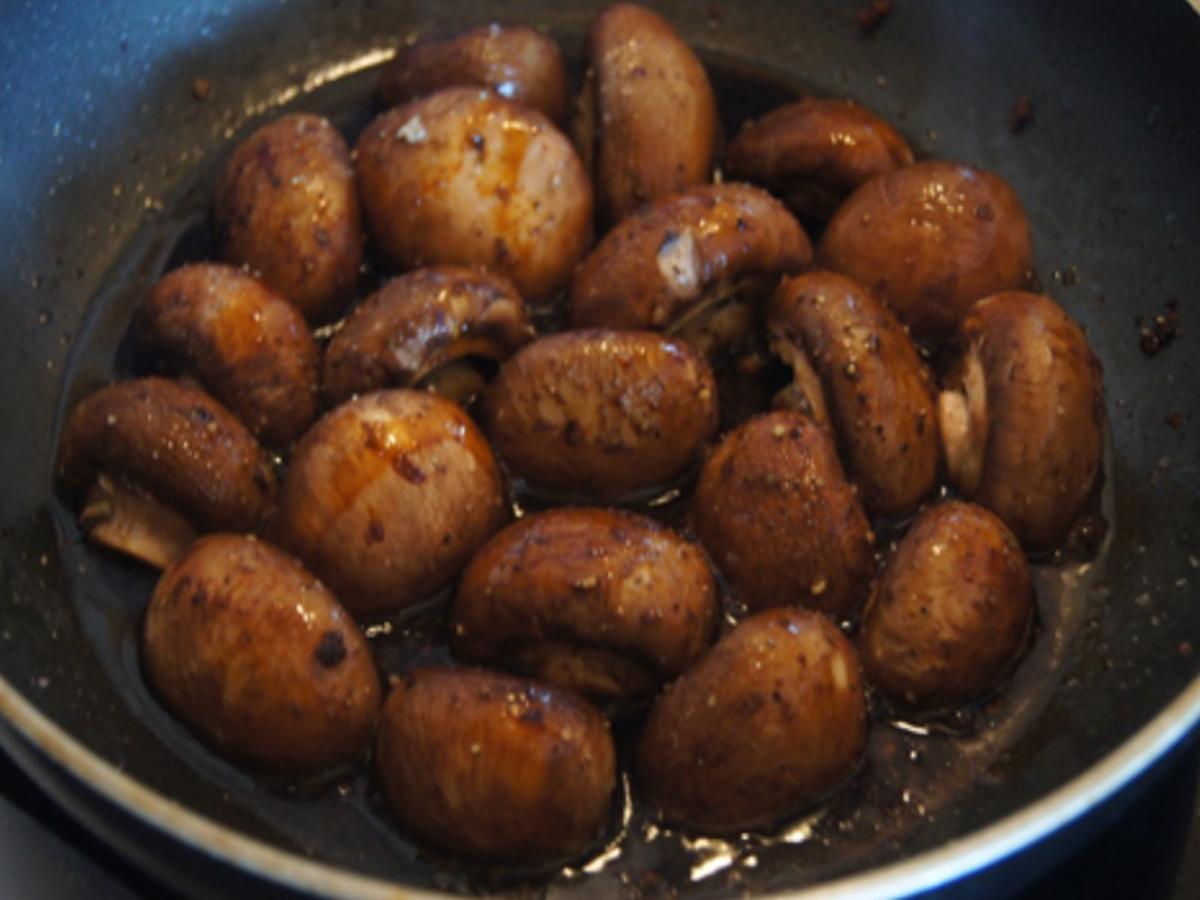 Knusprige Schweinefilet Schnitzelchen mit Champignons und Süßkartoffelstampf - Rezept - Bild Nr. 16